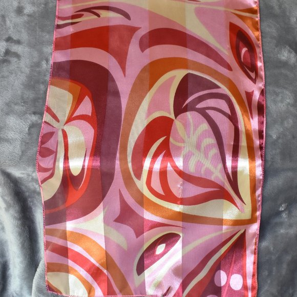 Pink and Cream Geometric Scarf/Wrap - Picture 4 of 7